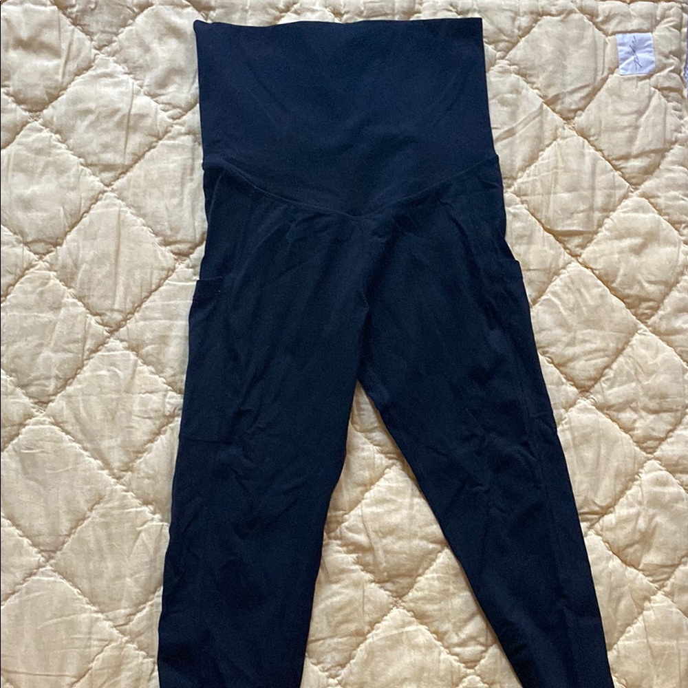 Quince Performance Maternity & Postpartum Leggings